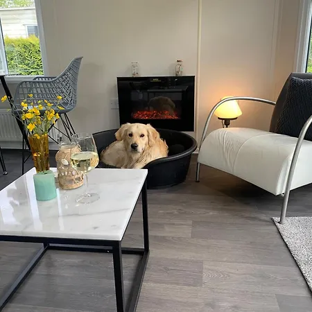 Holiday home Pur, O4 Neues Natureingebunden, Familien- Und Hundefreundlich Eingezaeunt *